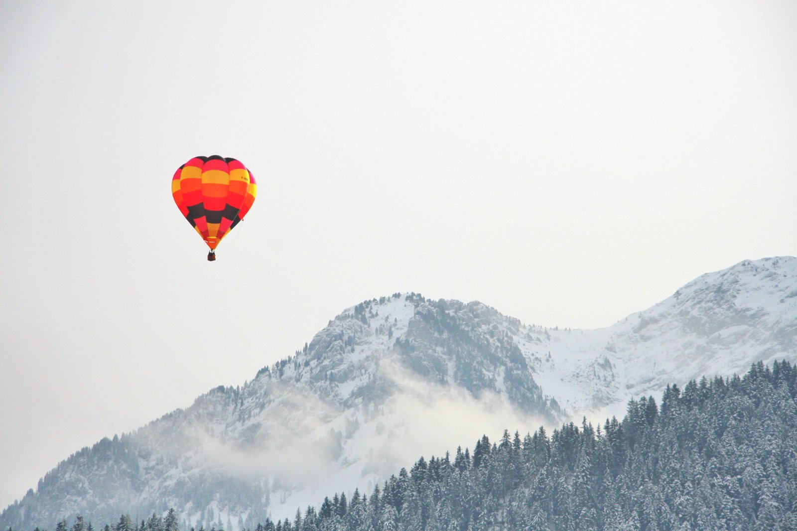 Hot Air Balloon Festival in Châteaux-d'Oex