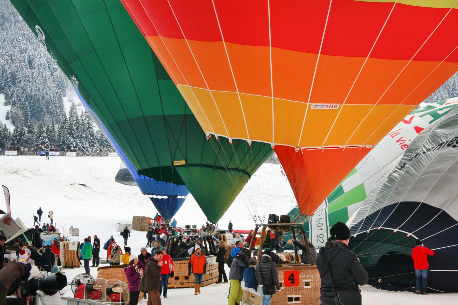 Hot Air Balloon Festival in Châteaux-d'Oex