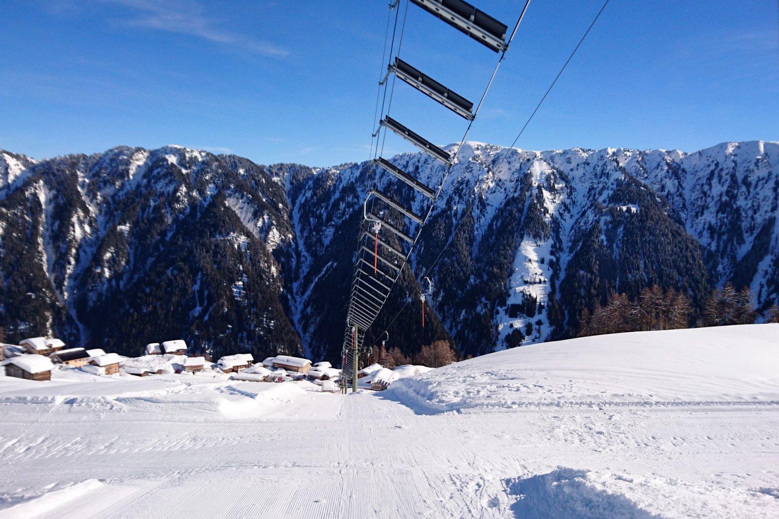 Solar Powered Ski Lift in Switzerland (Copyright Solarskilift Tenna)