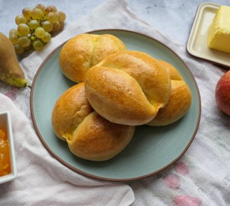 Recipe for Weggli Bread Rolls from Switzerland