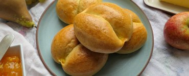 Recipe for Weggli Bread Rolls from Switzerland