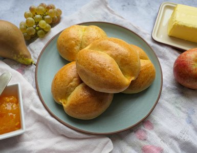 Recipe for Weggli Bread Rolls from Switzerland