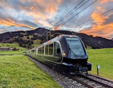 GoldenPass Express Train Line during Summer - Copyright MOB GoldenPass