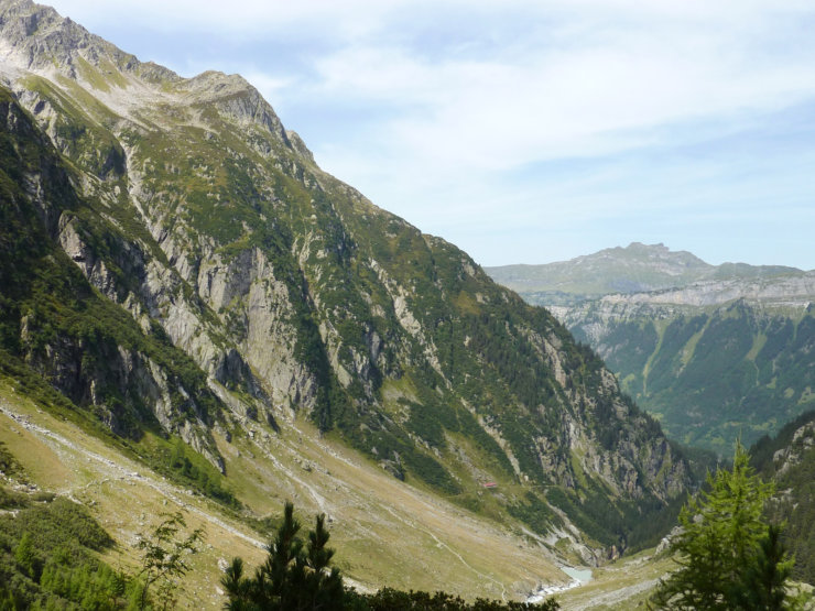 How to Hike to the Trift Suspension Bridge - Newly Swissed Online Magazine