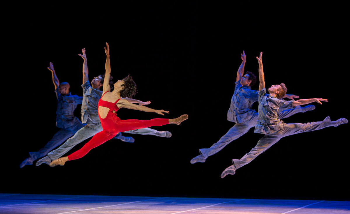 Bejart Ballet Zurich - L'Oiseau de Feu Ballet - Copyright Gregory Batardon