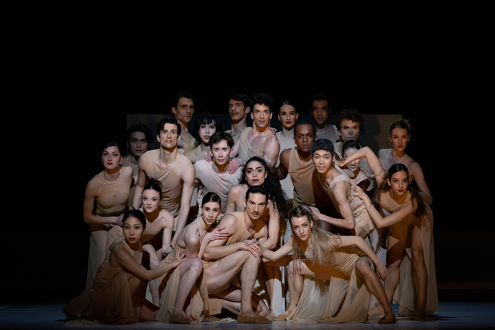 Tous les hommes presque toujours simaginent Ballet - Copyright Andrej Uspensky