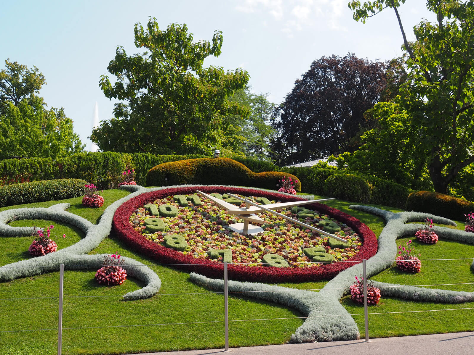 Time in Geneva - L'Horloge Fleurie Flower Clock in Geneva, Switzerland