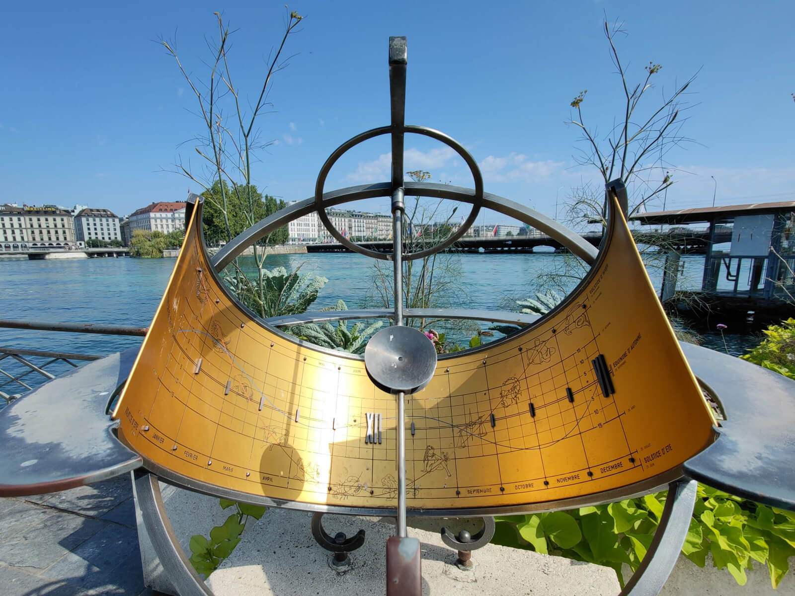 Time in Geneva - Sundial at Quai du General Guisan
