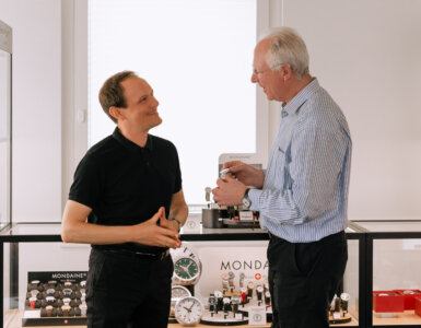 MONDAINE Doppio Watch - Interview André Bernheim