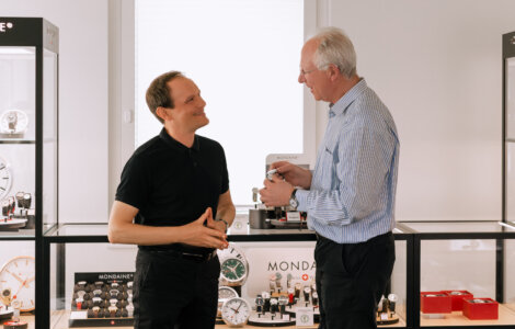 MONDAINE Doppio Watch - Interview André Bernheim