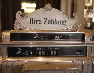 Group Gifts in Switzerland - Old Cashier Machine
