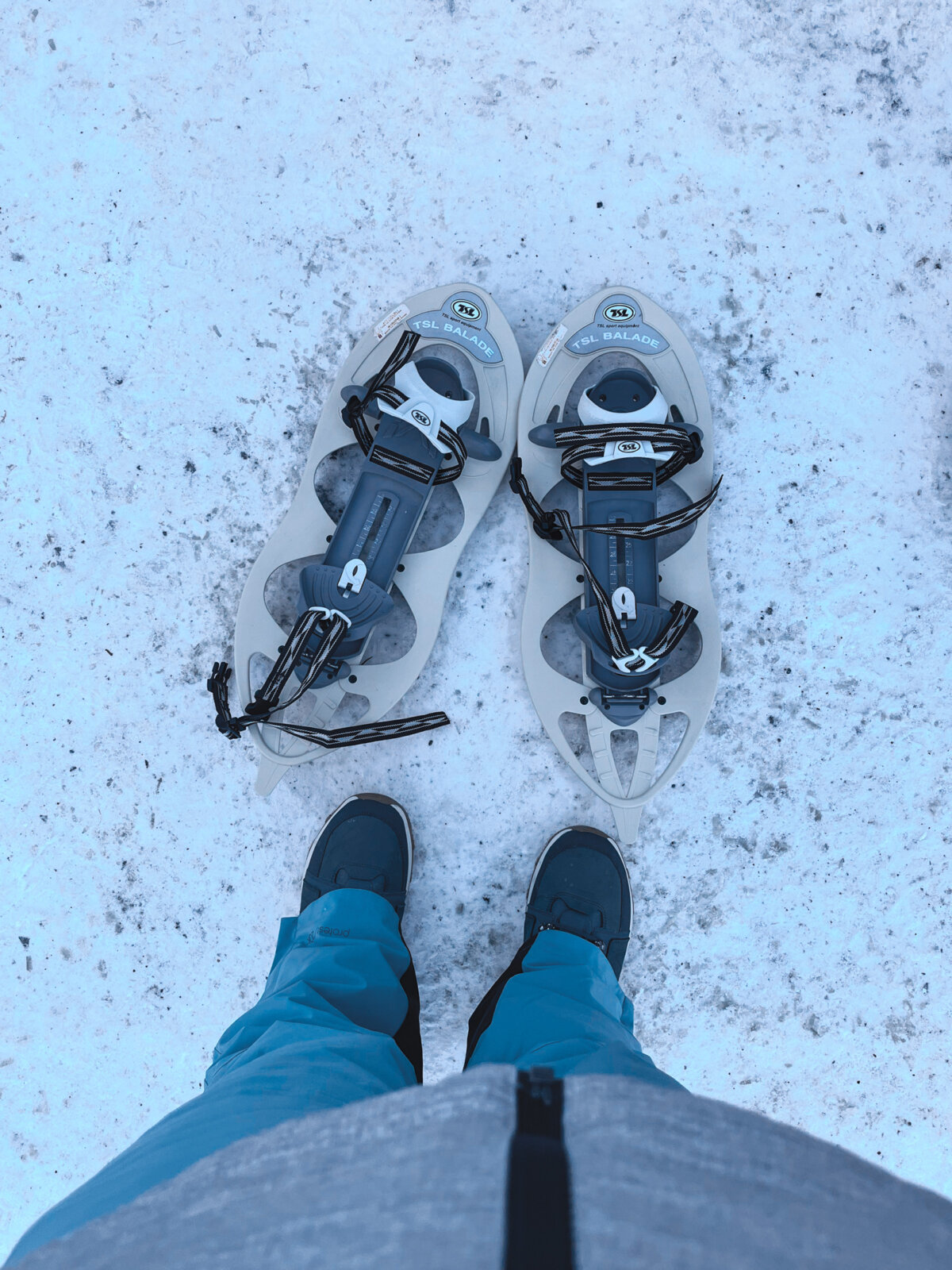 La-Punt Snowshoeing Brenna