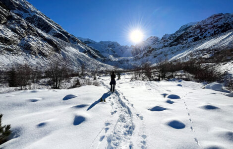 La-Punt Snowshoeing Brenna
