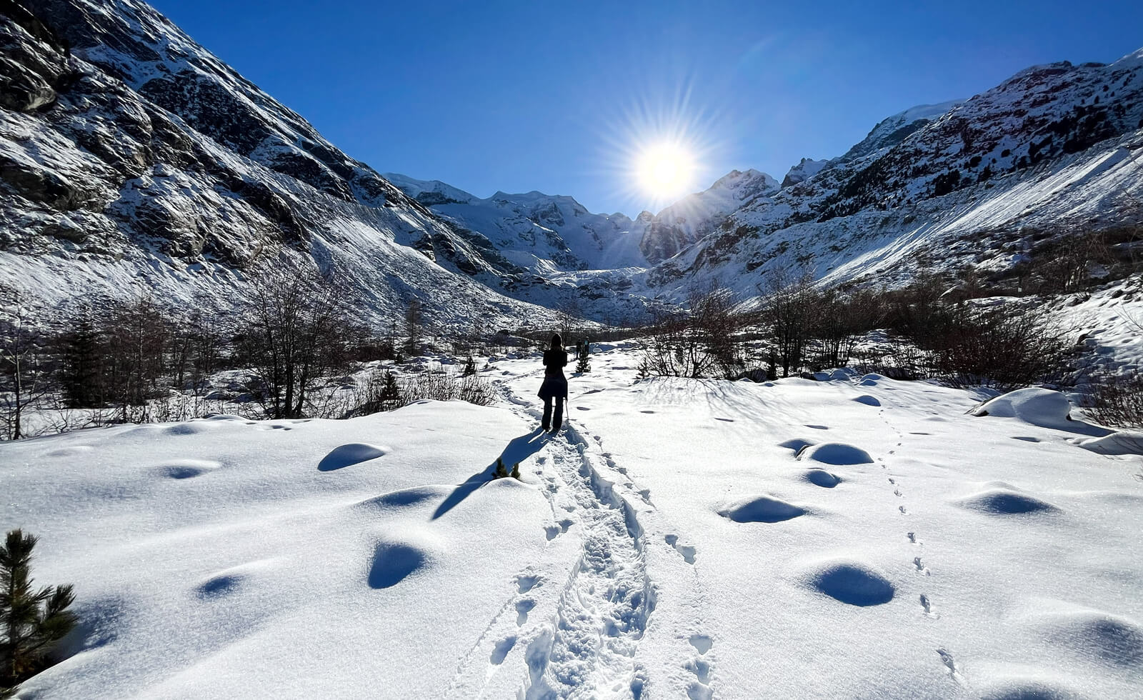 La-Punt Snowshoeing Brenna